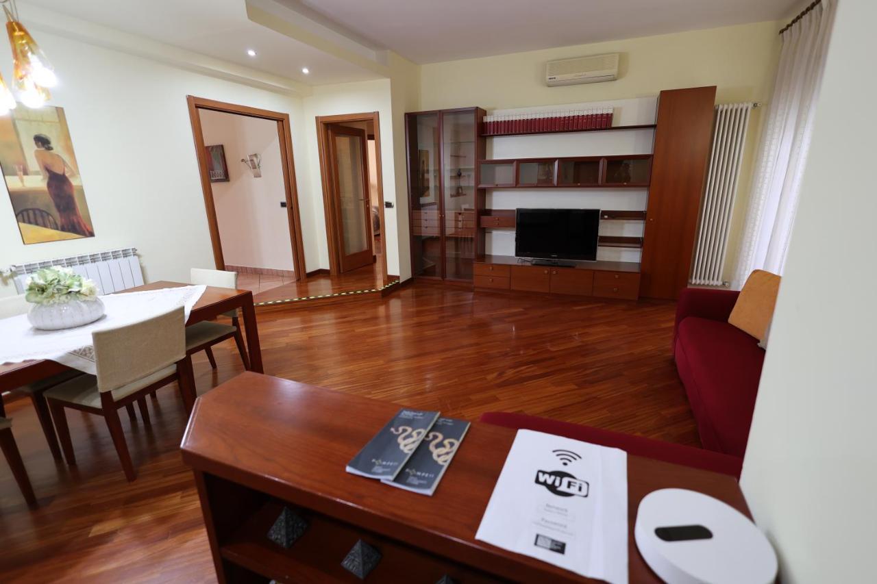Casa Diocleziano Apartment Napoli Bagian luar foto