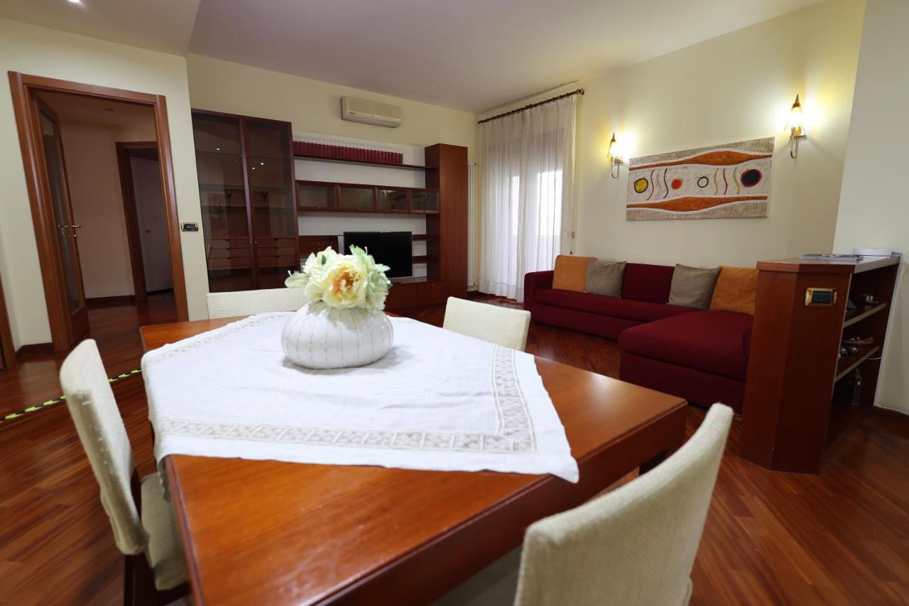 Casa Diocleziano Apartment Napoli Bagian luar foto